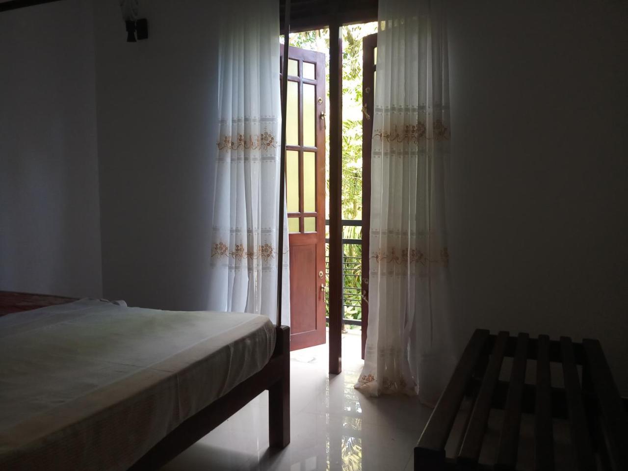Piumi House Guest House Dickwella Exterior photo